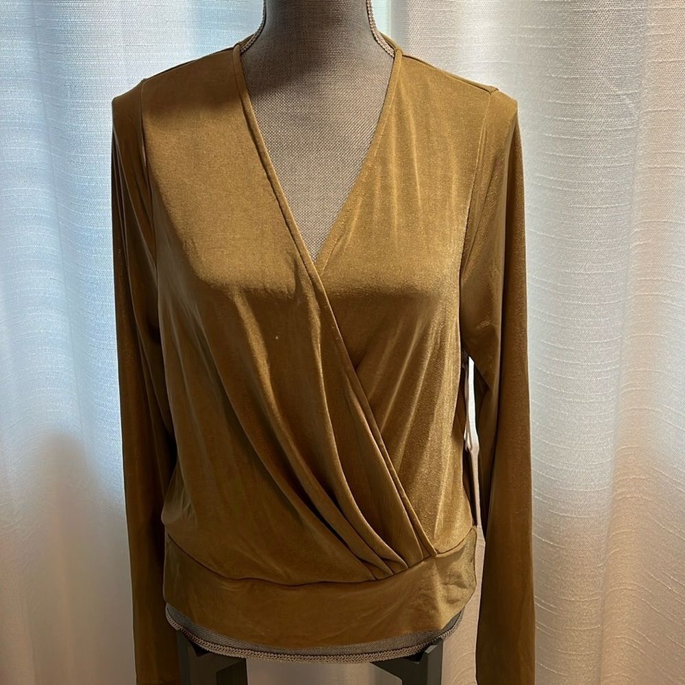 GOOD AMERICAN GOLD TOP SIZE 4